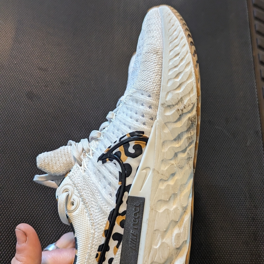 Nike Women's React Infinity Run Flyknit 2 - Picture 7 of 8